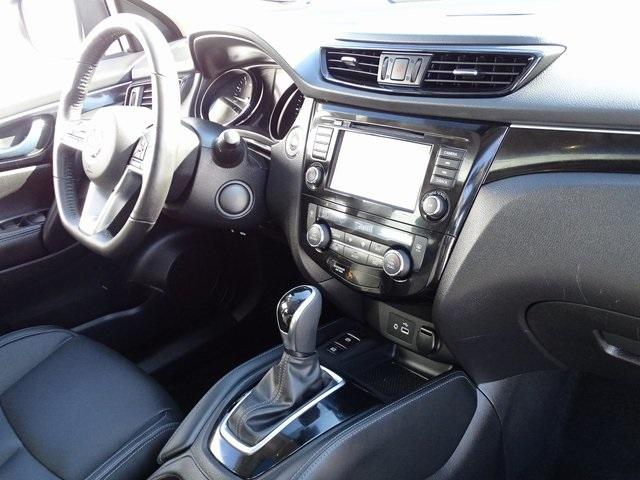 50467-3466-nissan-rogue-2017-22617