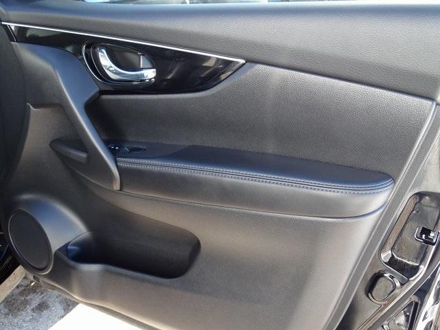 50468-3466-nissan-rogue-2017-22617