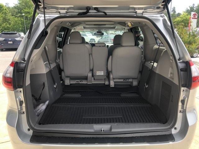 5051-toyota-sienna-2020-5349