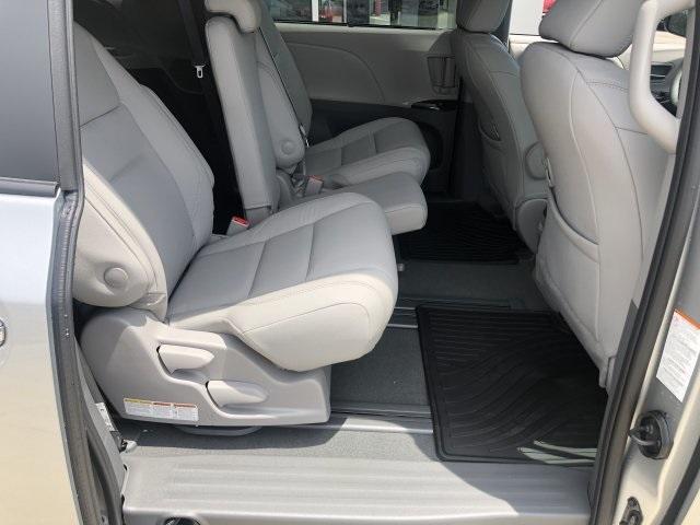5054-toyota-sienna-2020-5349