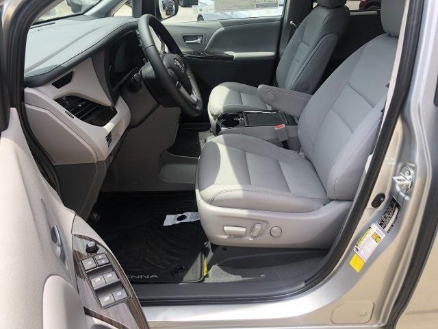5056-toyota-sienna-2020-5349