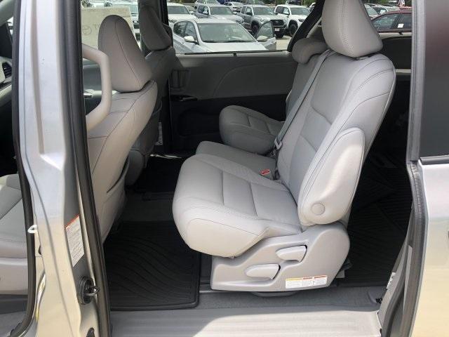 5057-toyota-sienna-2020-5349