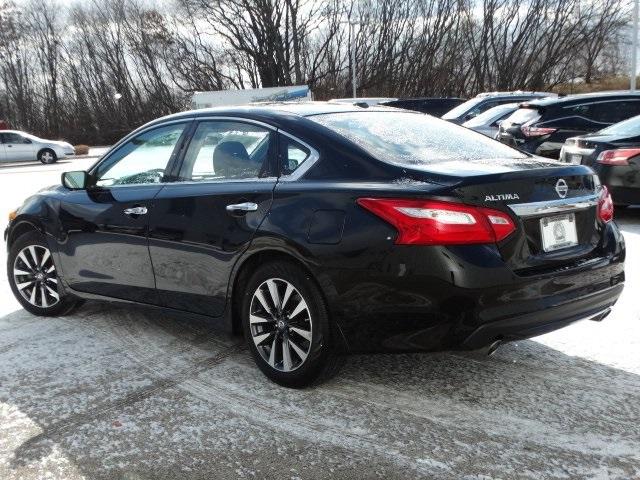 50621-3470-nissan-altima-2017-13317