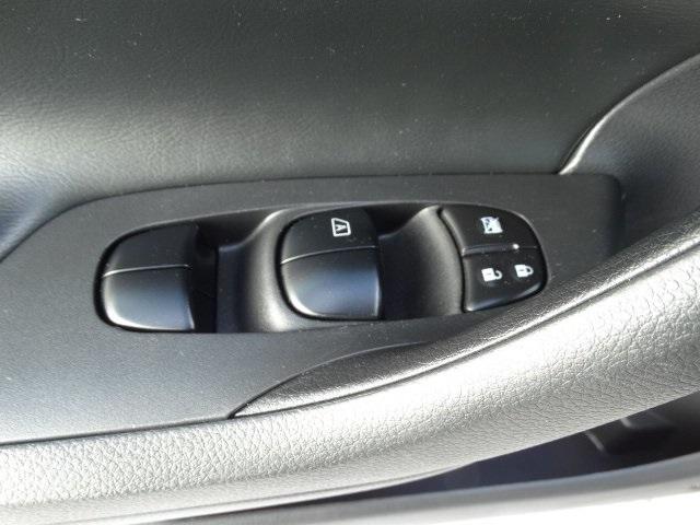50629-3470-nissan-altima-2017-13317