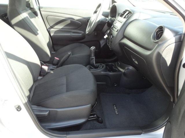 50674-3472-nissan-versa-2017-11157