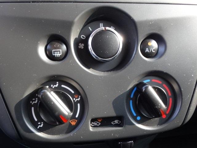 50692-3472-nissan-versa-2017-11157