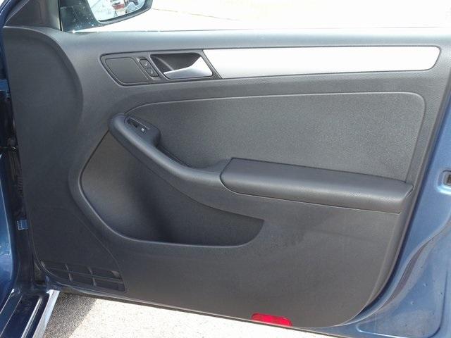 50813-3479-volkswagen-jetta-2015-jetta