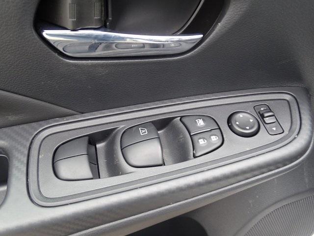 51485-3504-nissan-versa-2020-10210