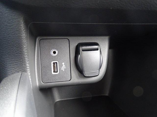 51488-3504-nissan-versa-2020-10210
