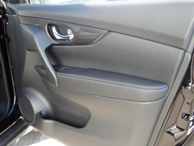 51692-3510-nissan-rogue-2020-22210