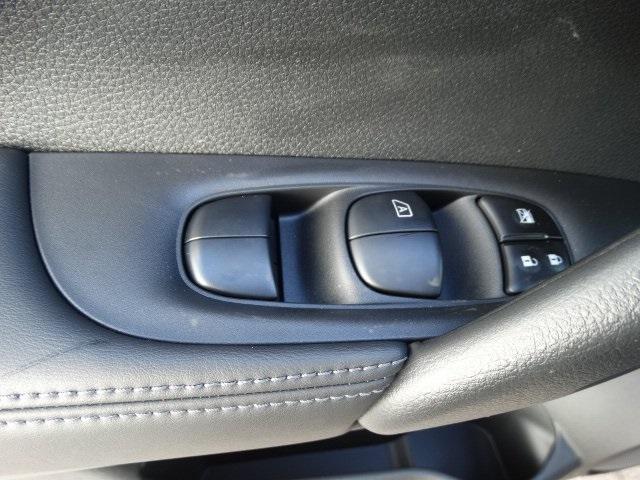 51708-3510-nissan-rogue-2020-22210