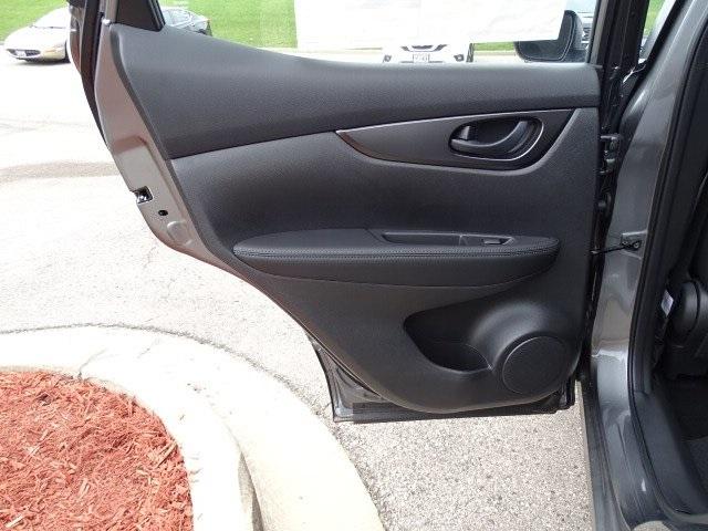 52045-3521-nissan-roguesport-2019-27019