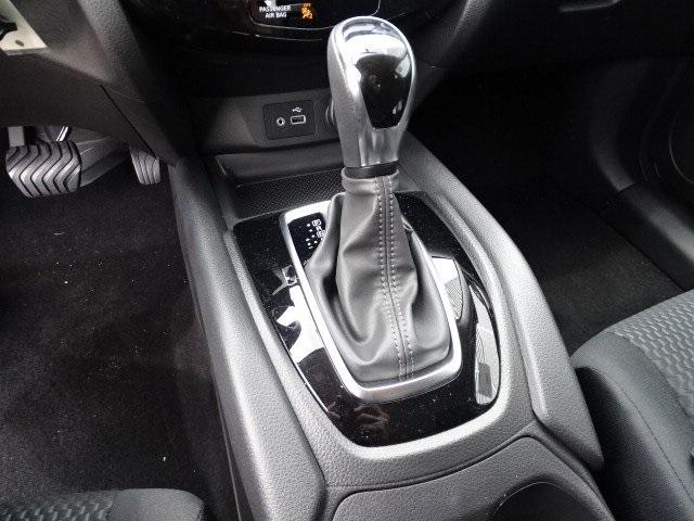 52051-3521-nissan-roguesport-2019-27019