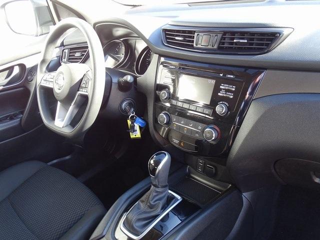 52066-3522-nissan-roguesport-2018-27118