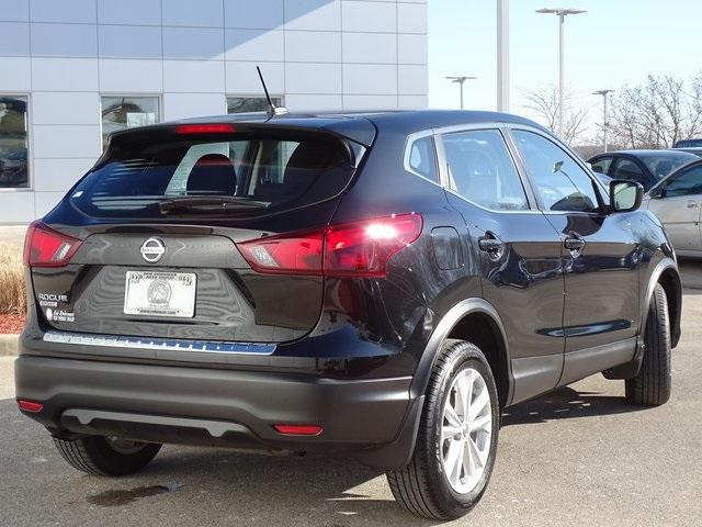 52071-3522-nissan-roguesport-2018-27118