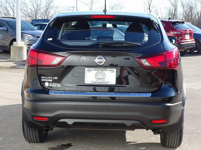 52072-3522-nissan-roguesport-2018-27118