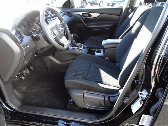 52078-3522-nissan-roguesport-2018-27118