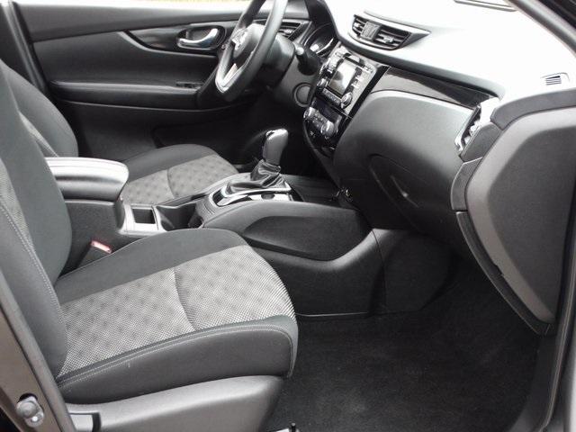 52123-3524-nissan-roguesport-2018-28218