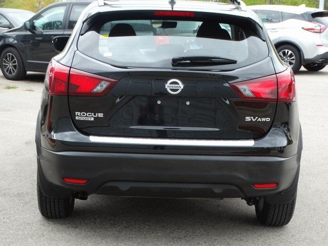 52130-3524-nissan-roguesport-2018-28218