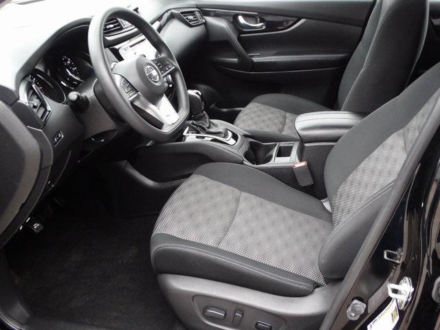 52136-3524-nissan-roguesport-2018-28218