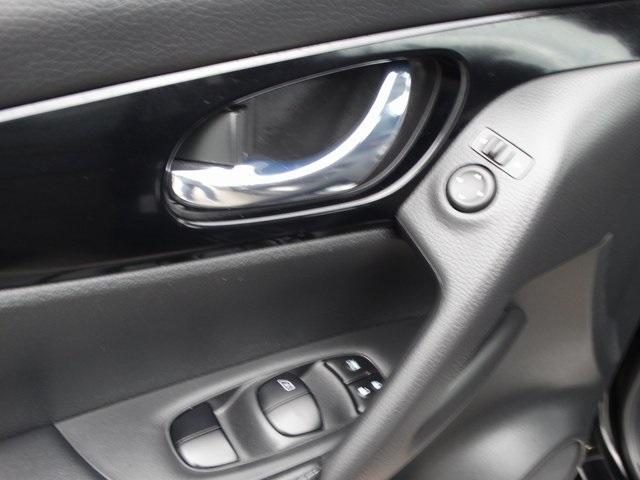 52141-3524-nissan-roguesport-2018-28218