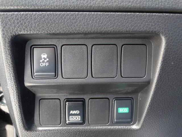 52142-3524-nissan-roguesport-2018-28218