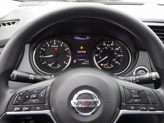 52151-3524-nissan-roguesport-2018-28218
