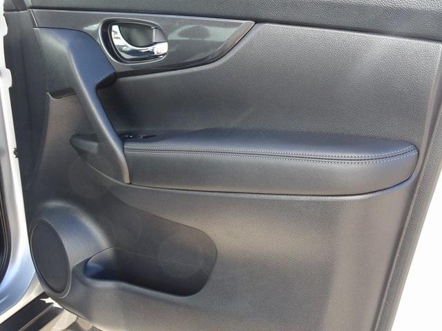 52190-3526-nissan-rogue-2018-22018