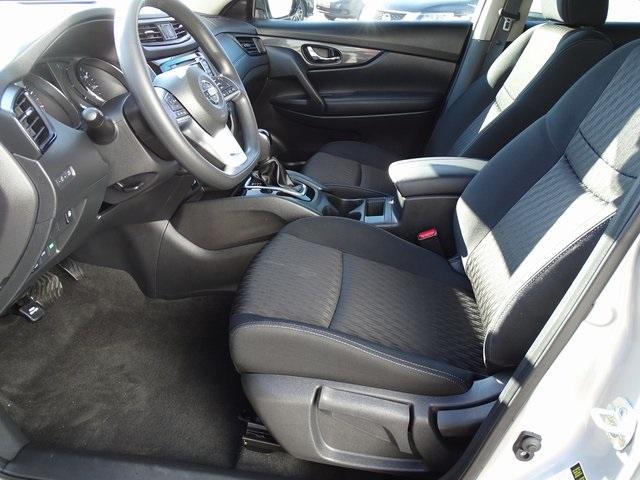 52201-3526-nissan-rogue-2018-22018