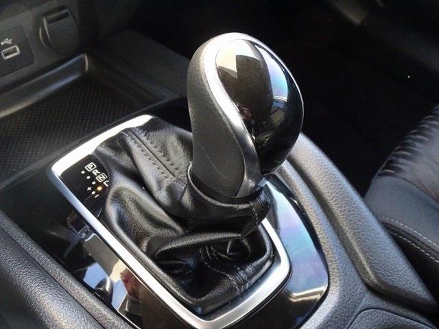 52207-3526-nissan-rogue-2018-22018