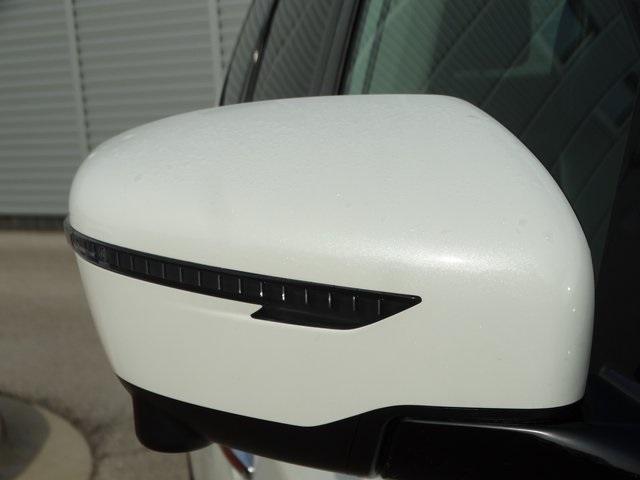 52318-3529-nissan-pathfinder-2018-25618