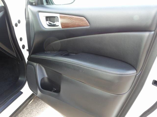 52322-3529-nissan-pathfinder-2018-25618