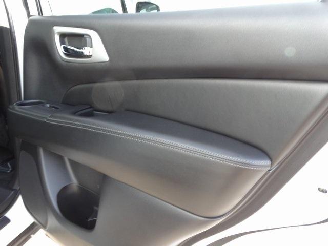 52325-3529-nissan-pathfinder-2018-25618