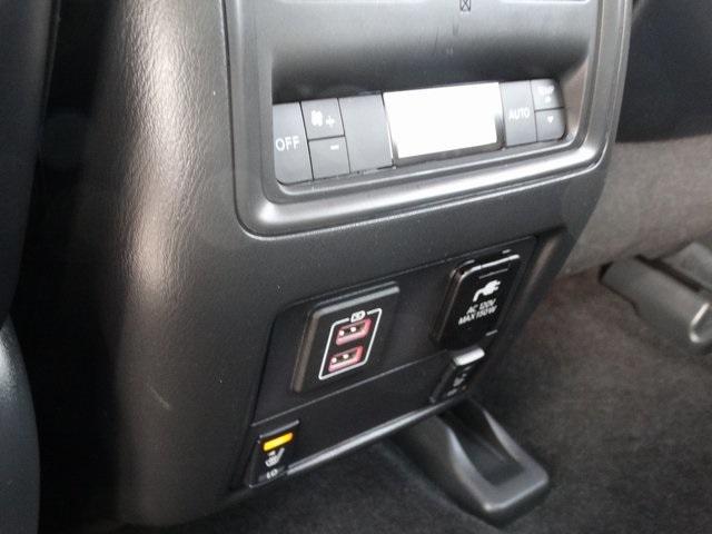 52333-3529-nissan-pathfinder-2018-25618