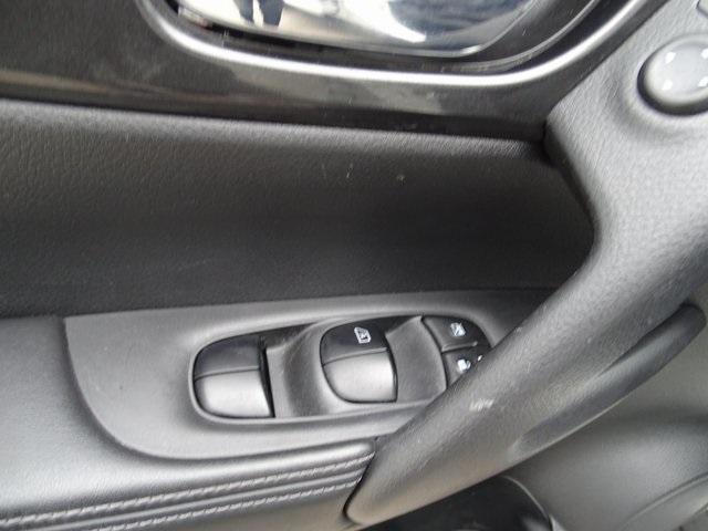 52439-3536-nissan-rogue-2017-22217