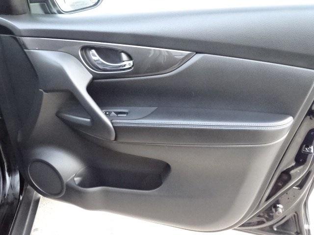 52491-3538-nissan-rogue-2017-22217