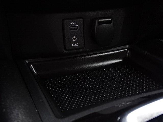 52506-3538-nissan-rogue-2017-22217