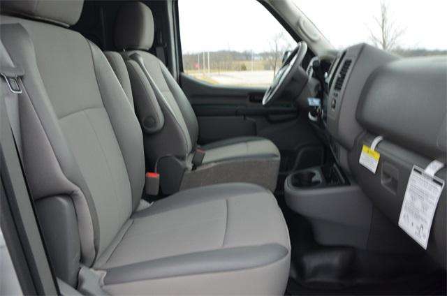 52545-3540-nissan-nv1500-2019-61019