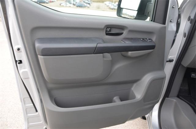 52551-3540-nissan-nv1500-2019-61019