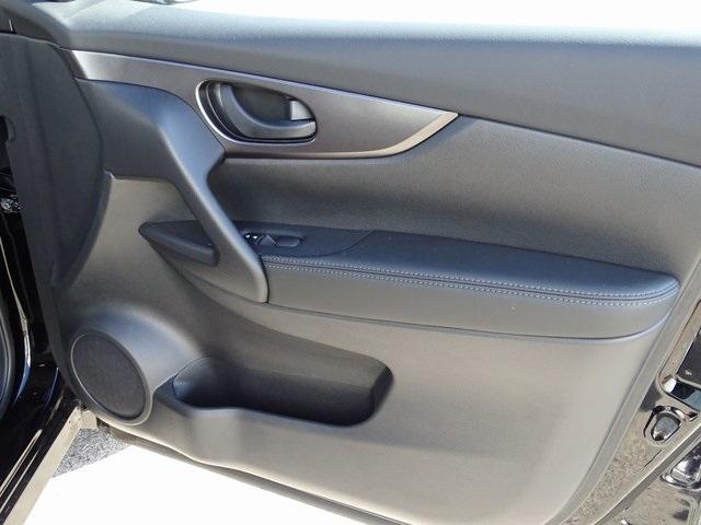 52569-3541-nissan-roguesport-2019-27019