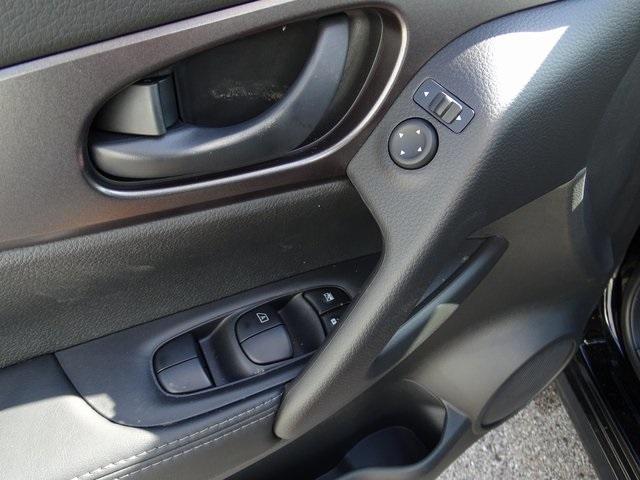 52584-3541-nissan-roguesport-2019-27019