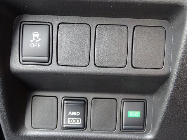52585-3541-nissan-roguesport-2019-27019