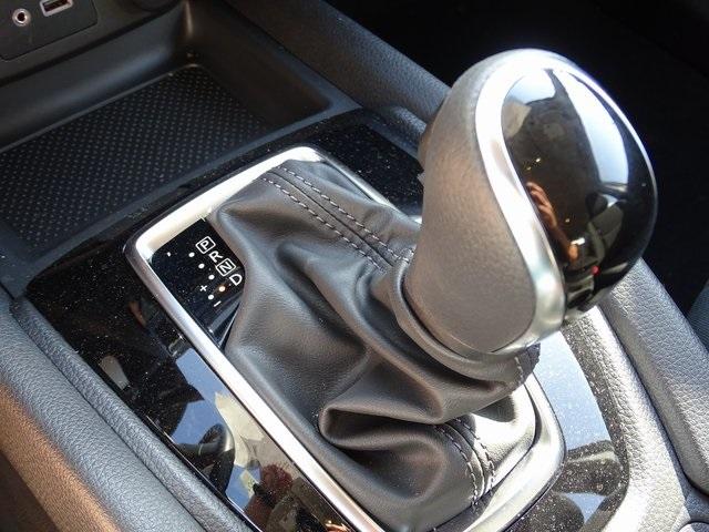 52586-3541-nissan-roguesport-2019-27019