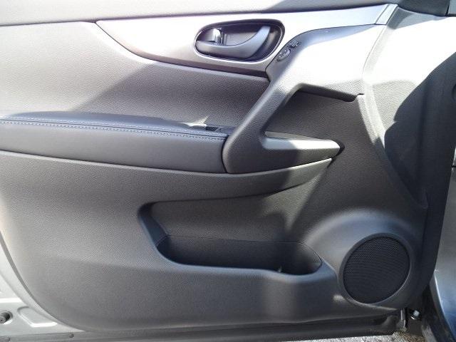 52651-3543-nissan-roguesport-2019-27019