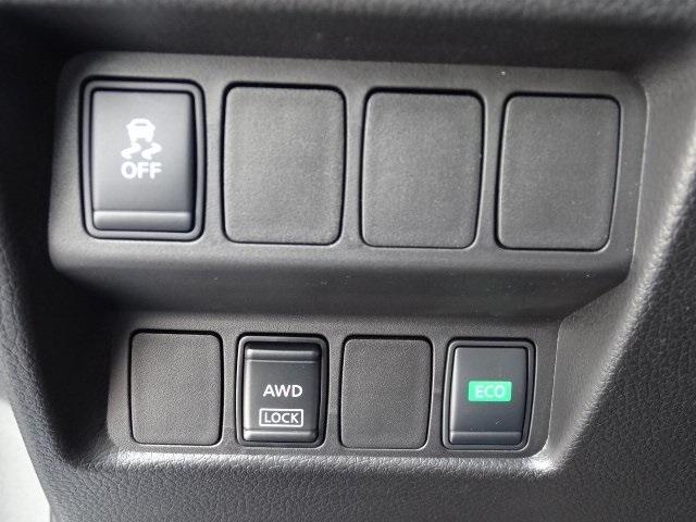 52653-3543-nissan-roguesport-2019-27019