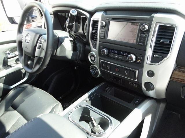 52746-3546-nissan-titan-2019-38619