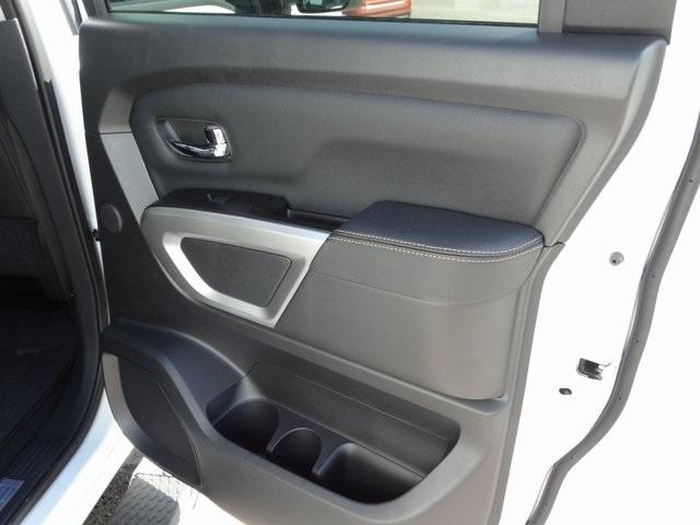 52750-3546-nissan-titan-2019-38619