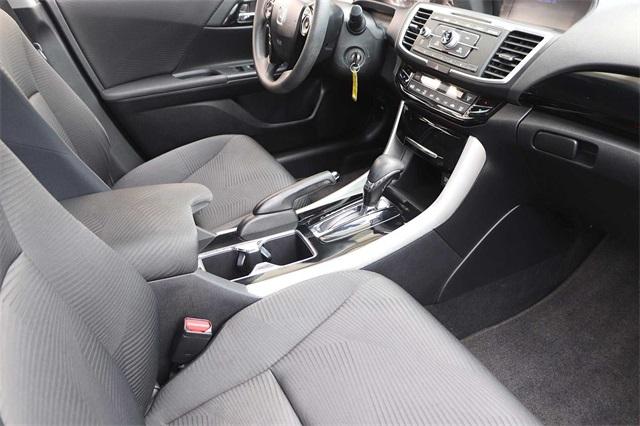 honda-accord-2017-p-1hgcr2f36ha108162image-14
