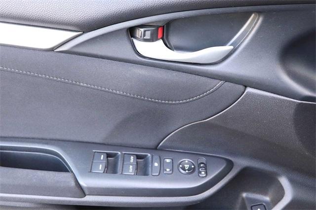 honda-civic-2017-p-19xfc2f72he200723image-9