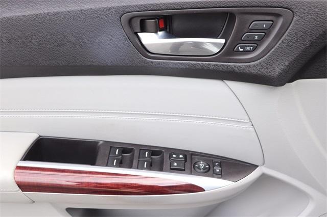 acura-tlx-2017-p-19uub1f3xha002641image-9